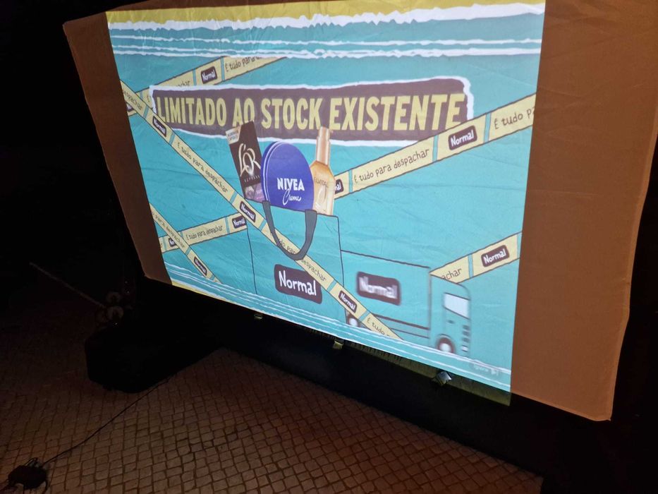 ecran Insuflável e com o projector Optoma EX615