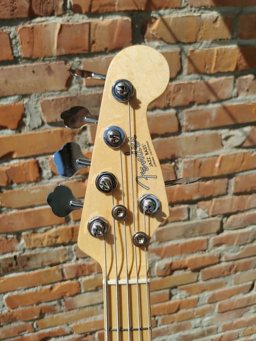 Gitara basowa FENDER American Pro Jazz Bass V