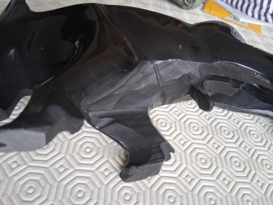 Touro em mármore preta, estilo cubista, bom estado, vintage