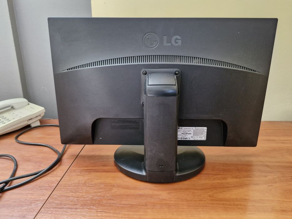 Монітор LG flatron IPS231PX