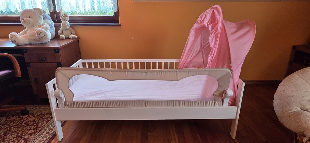 Łóżeczko dziecięce drewniane