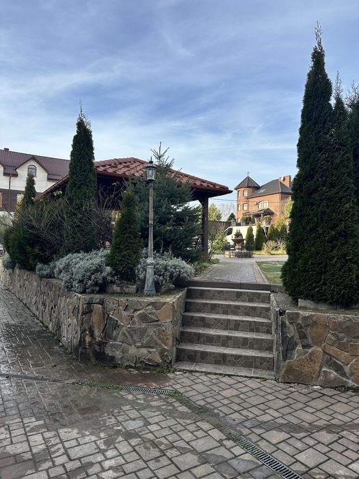 Продаж котеджу у мальовничому місці