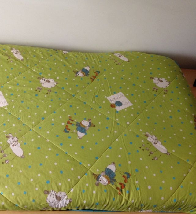 Edredom infantil reversível, de Verão