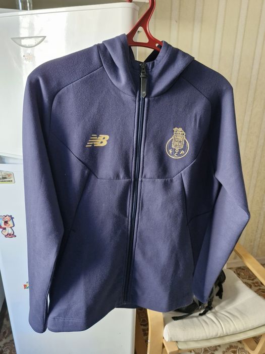 Продам гарну футбольну худи New Balance