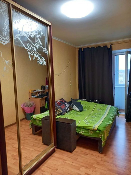 Продам 3-к квартиру, Южный мкрн, ул. Владимира Украинца