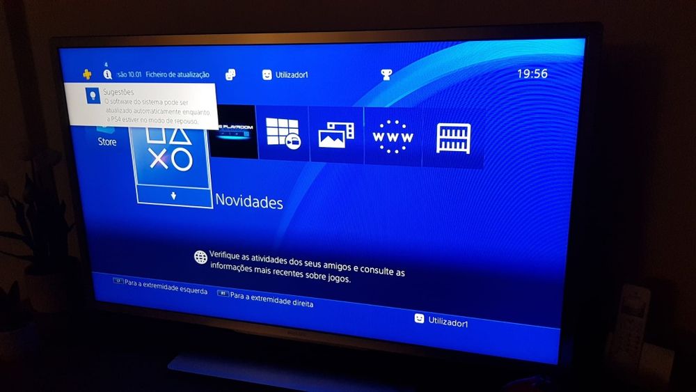 Playstation 4 500 GB + 2 comandos oficiais Sony