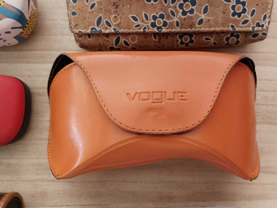 Diversas Caixas de Óculos