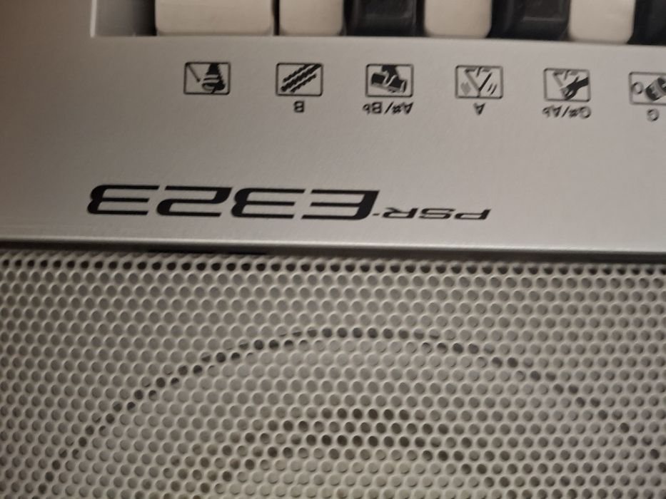 Синтезатор ямаха PSR E323