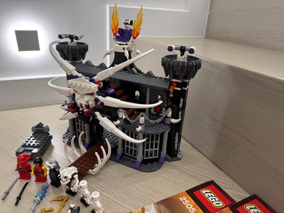 HIT! Unikatowe LEGO Ninjago 2505 Twierdza Garmadona KOMPLET +