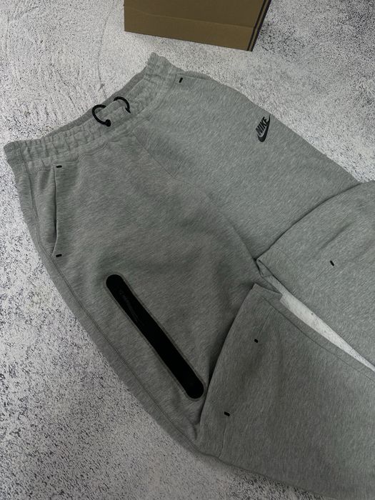 Сірі Штани Nike Tech Fleece S