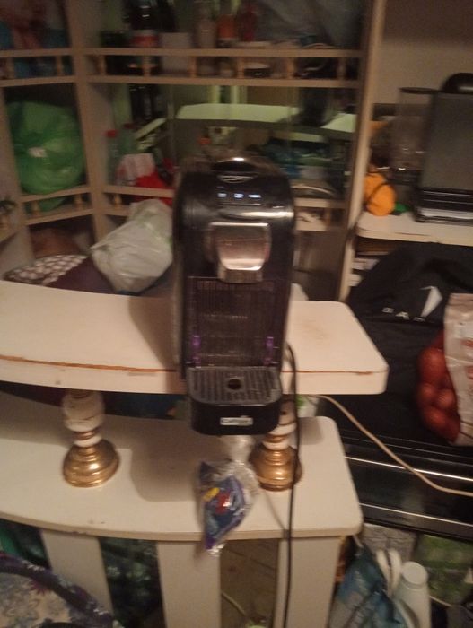 Máquina de café expresso a trabalhar bem