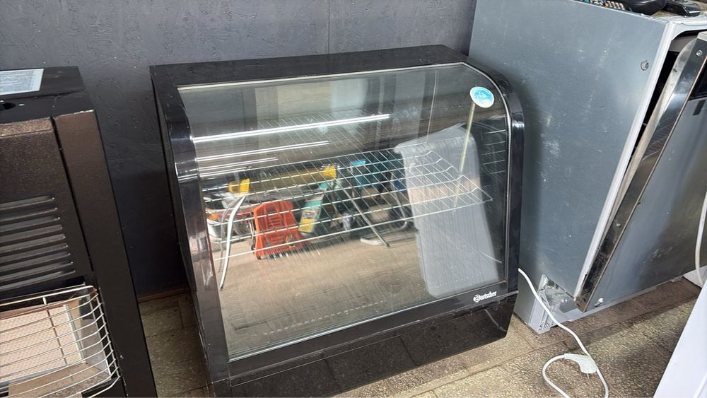 Ретро холодильник Вітрина для напоїв Холодильник для напитков б у