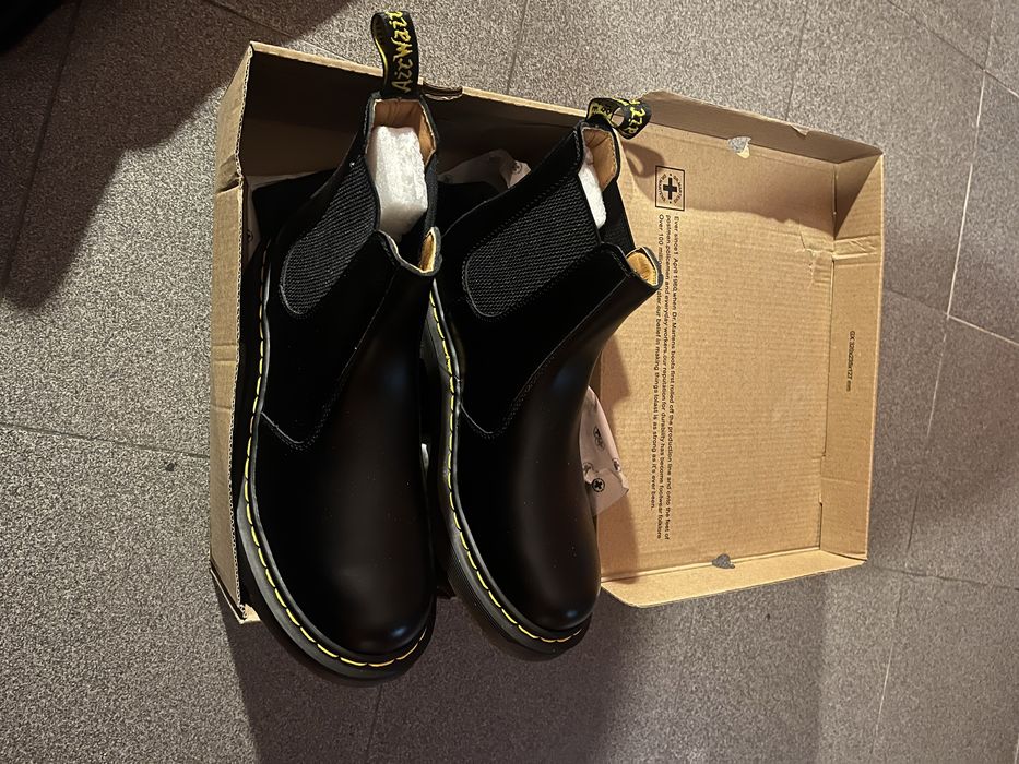 Botas Dr. Martens Chelsea N42 NOVAS