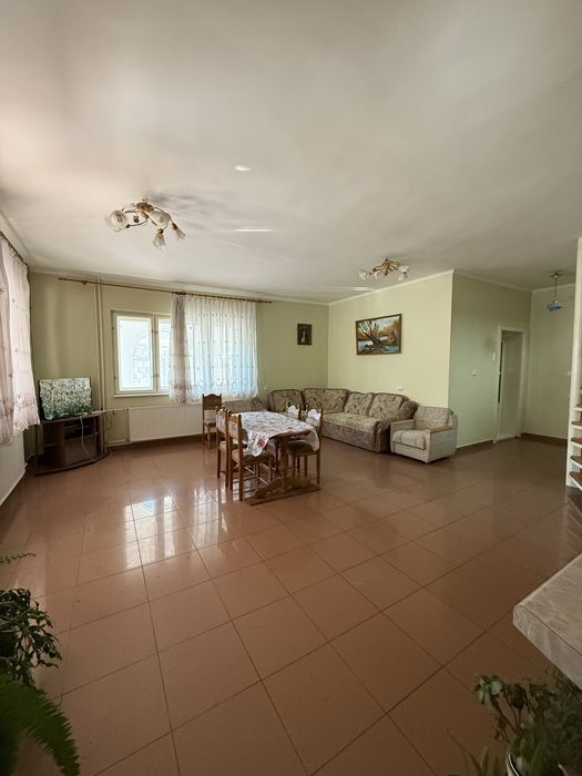 Продам будинку з виходом до лісу.