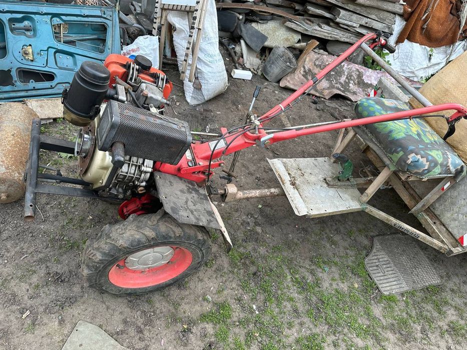 Продам мотоблок в комплекті