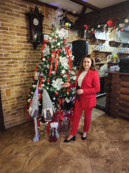 Ведуча сучасних свят в супроводі живого виконання сучасних пісень)