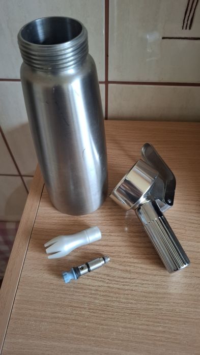 Syfon do bitej śmietany