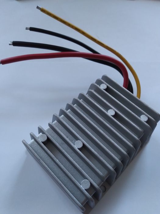 Перетворювач напруги