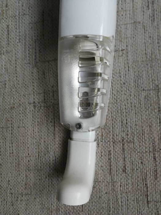 Osłona oświetlenia chłodziarki ELECTROLUX model ERD24304W8,