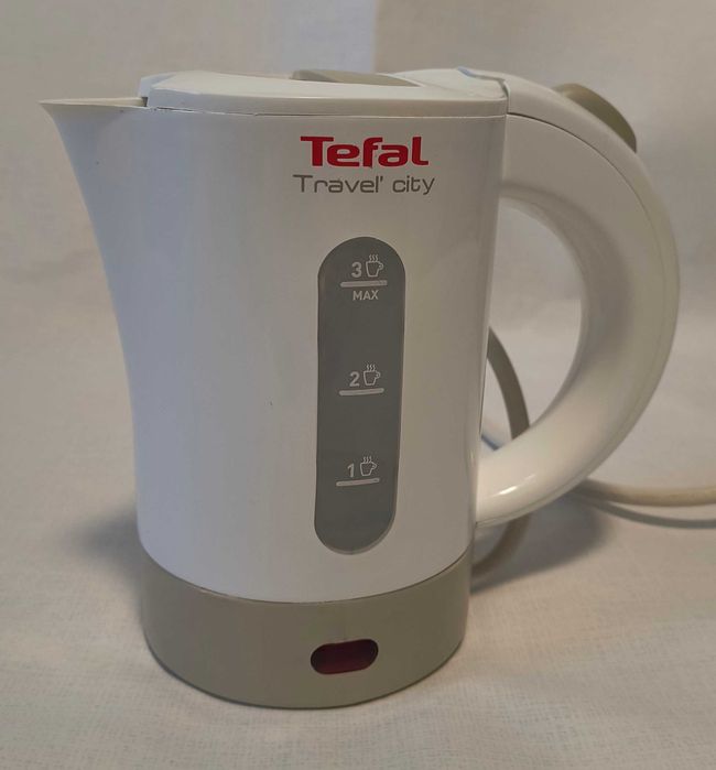 Электрочайник Tefal KO12 (KO120130), капает, читайте описание