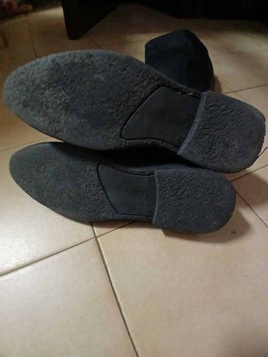 Botas de cano alto, em pele (estão como novas)