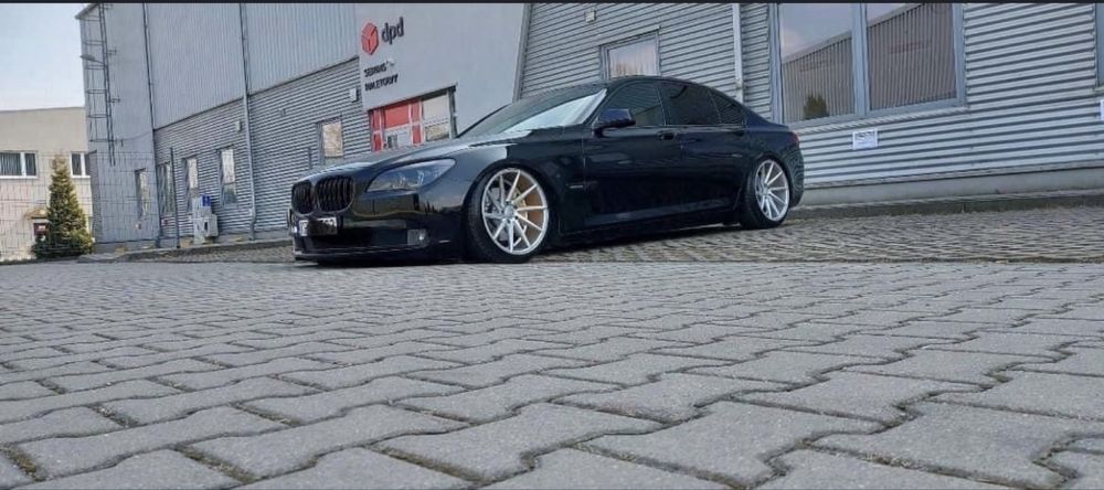 Auto do ŚLUBU BMW serii 7 F01 Czarne