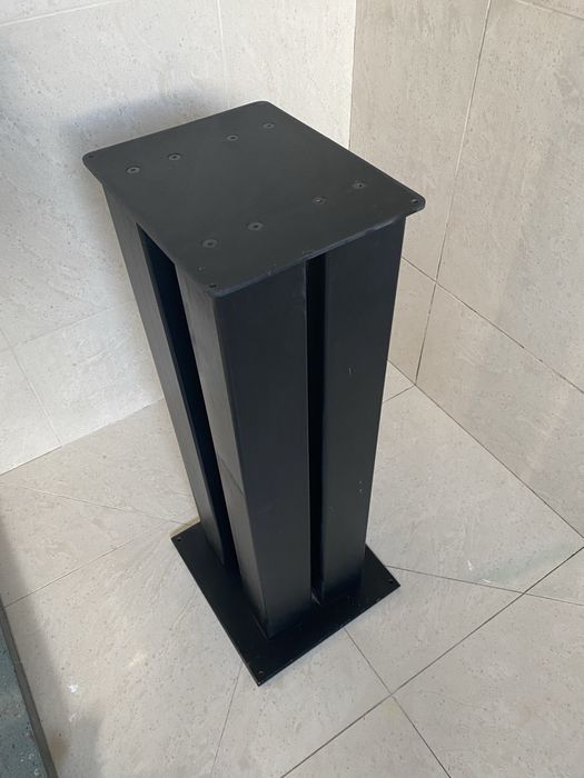 Stojaki standy stendy pod kolumny