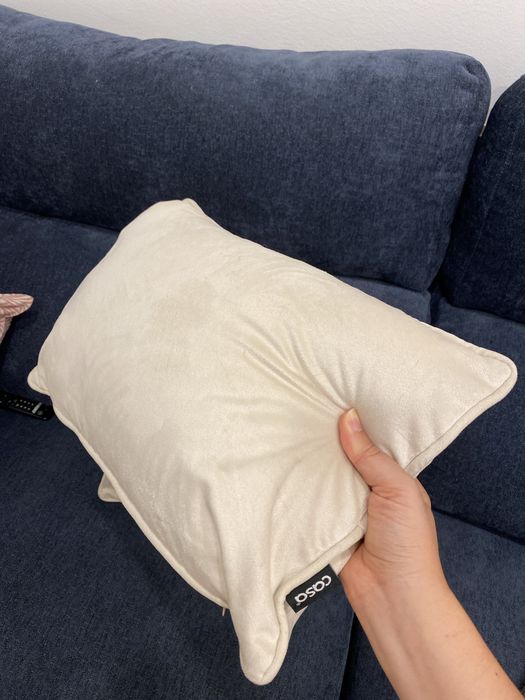 Almofadas bege sofa CASA