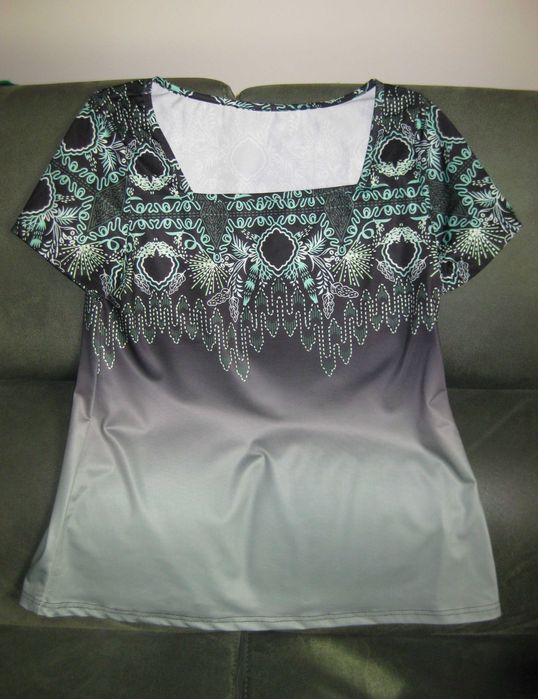 T-shirt De Pescoço Quadrado Estampado