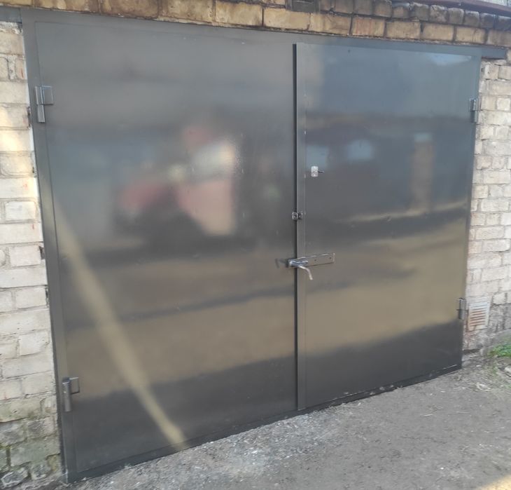 Ворота гаражные из металла