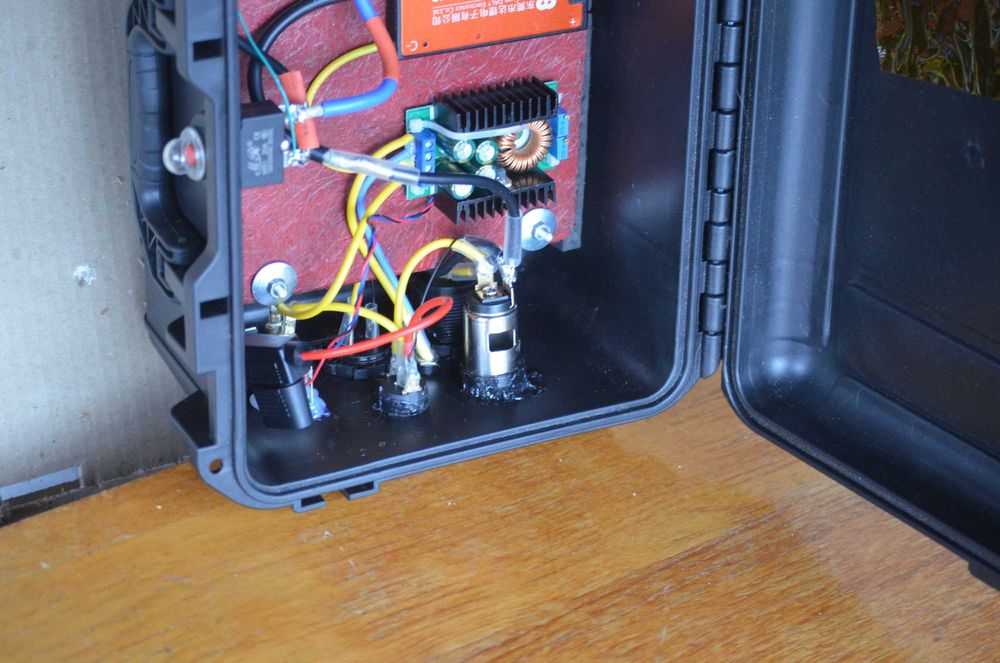 Вологозахищений павербанк на LiFePo4 АКБ. 20 Ампер/годин, 12 Вольт