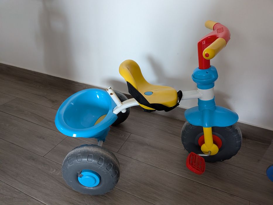 Triciclo Feber com cinto segurança