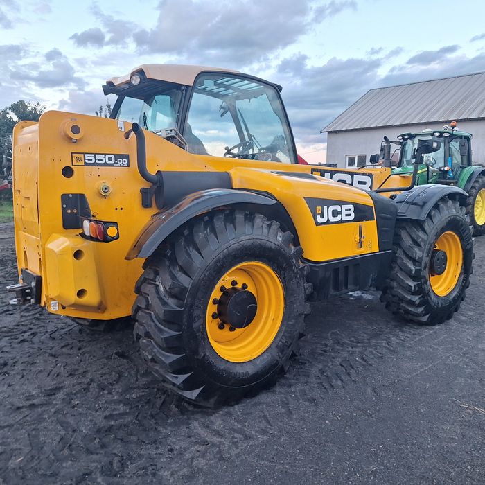 Sprzedam  ładowarkę  JCB 550 80