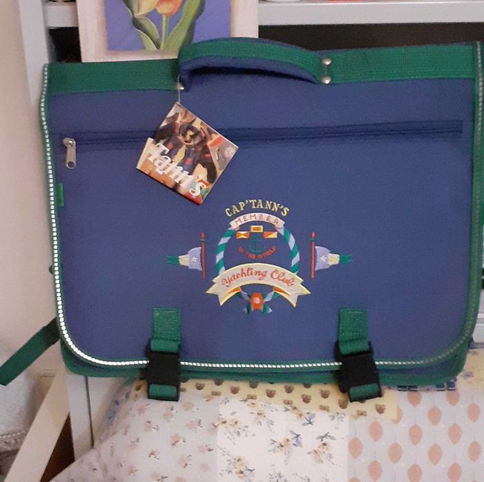 Conjunto pasta escolar e nécessaires