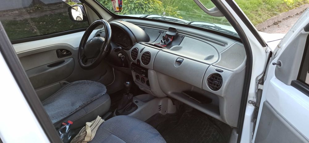 Автомобіль Renault Kangoo