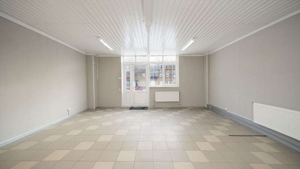 Продаж фасадне приміщення магазин склад 103,6 м2 вул. Довженко ремонт