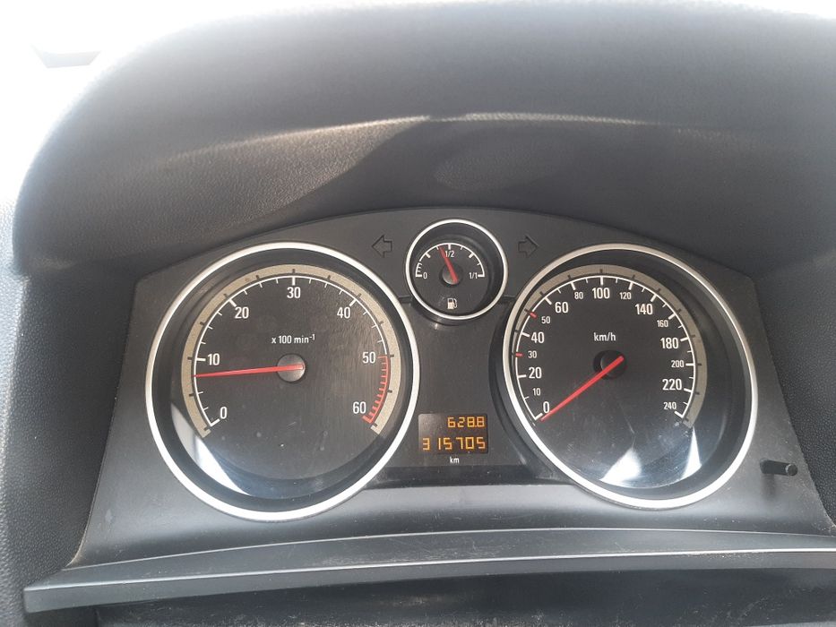 Opel Zafira b 1.9  150к.с. дизель 2010р