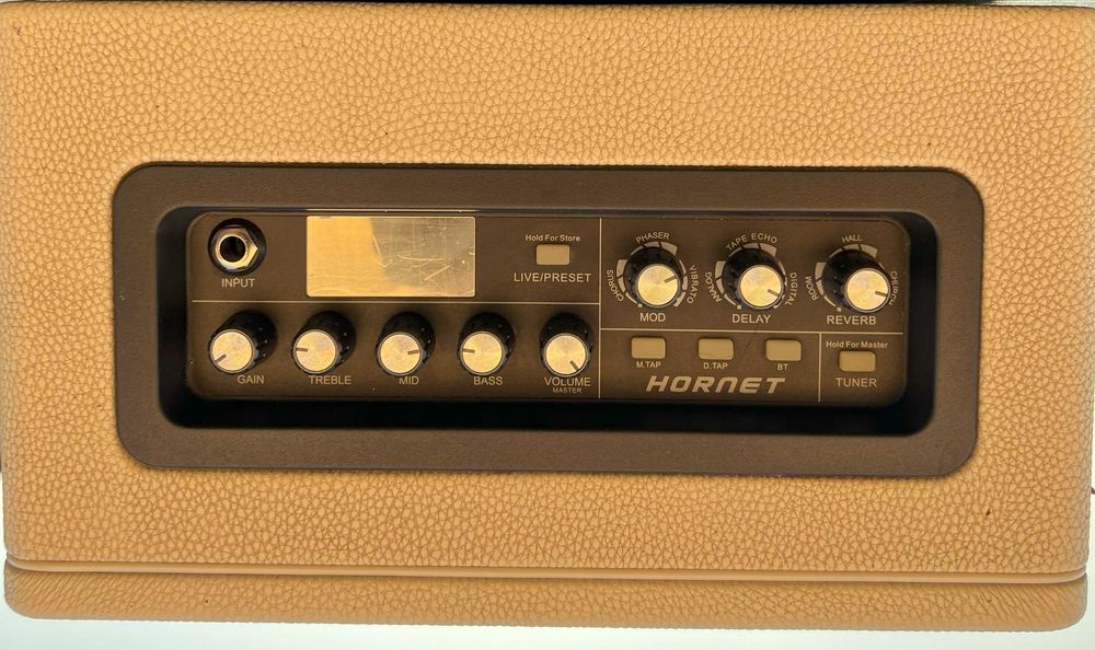 Amplificador Mooer Hornet combo, cor creme, excelente estado