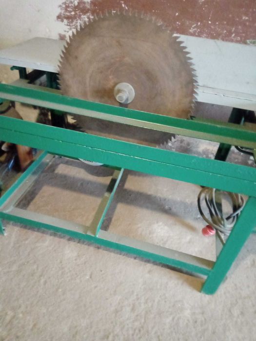 Piła Trak z ruchomym wózkiem na prowadnicach