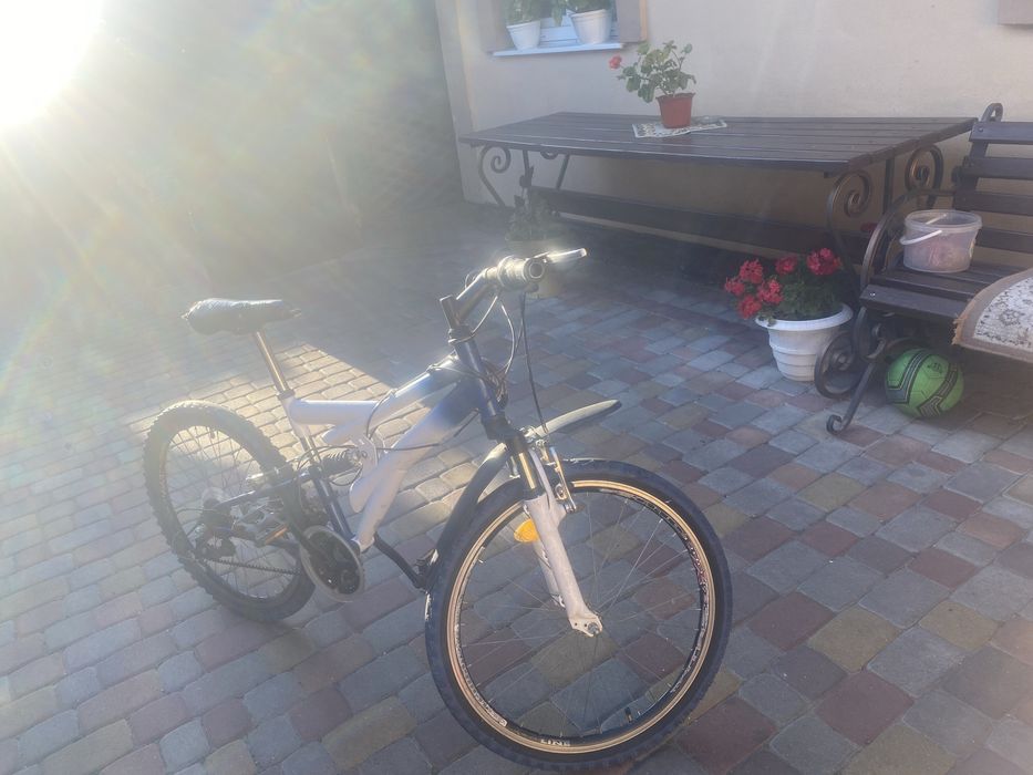 Продам Велосипед  двохпідвіс 24 колеса