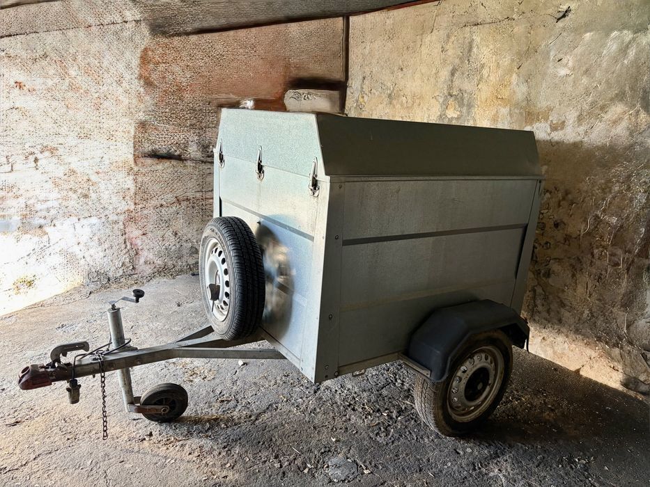 Atrelado Toniauto caça com bagageira