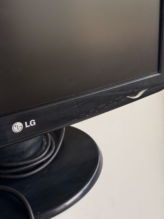 Монітор LG Flatron W1943SE