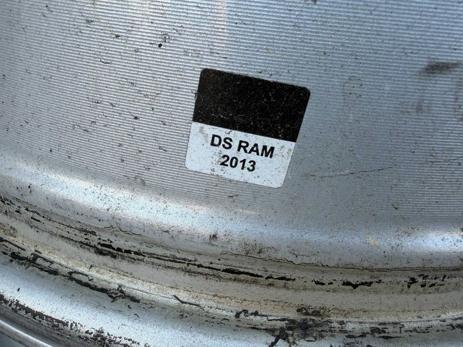 Felgi aluminiowe Dodge RAM 17 cali 5x139.7 7J ET22.4 – komplet