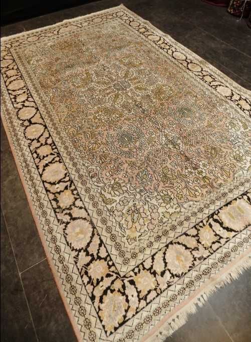 Tapete de SEDA natural de Caxemira com 277cm x 174cm