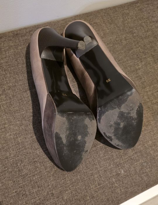 Buty na obcasie rozm. 39