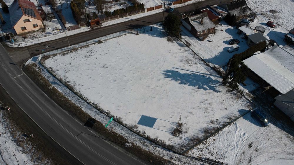 Utwardzona działka usługowo-przemysłowa przy DK50