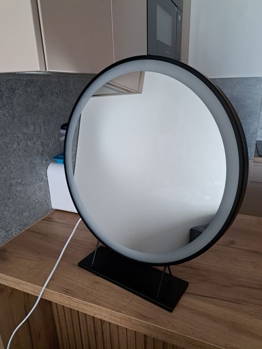 Lustro Led do makijażu