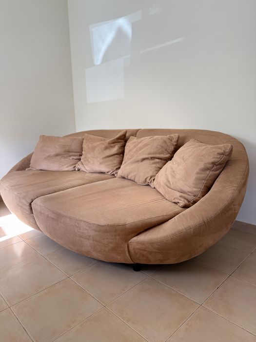 Sofá grande e confortável – 2,30m x 1,30m