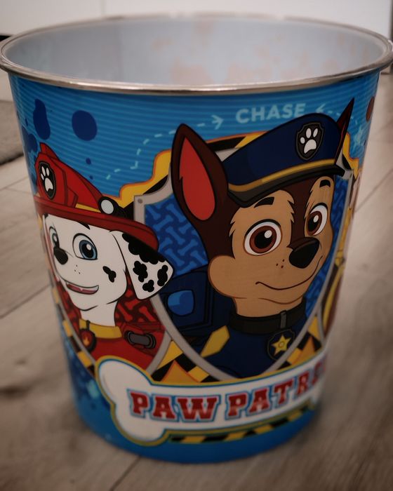 Kosz na śmieci z motywem z bajek