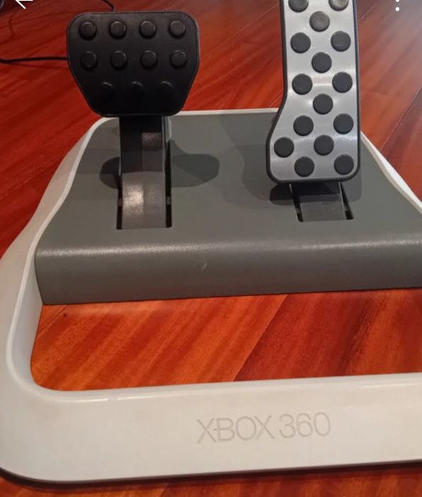 Xbox 360 Volante + travões + jogo
